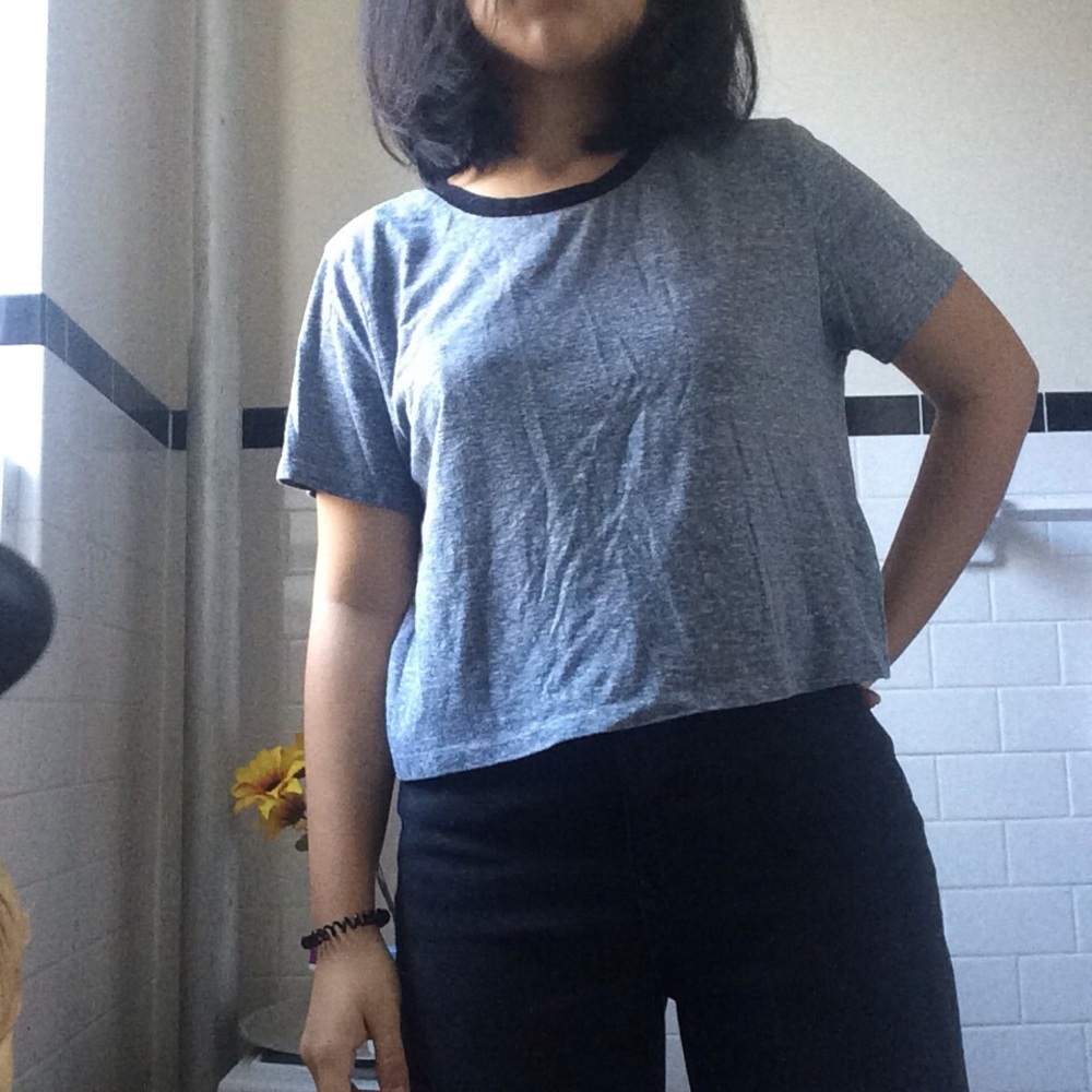 Gray cropped t
